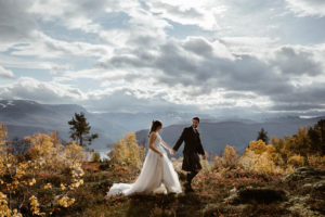 Is Eloping Right For You? [Download Planning Free Guide] Norway Elopement photographer